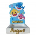 Porta Confetti Personalizzato Baby Shark in Polistirolo con Scritta "Auguri" in 3D – Perfetto per Feste, Battesimi e Compleanni!